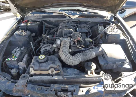 2009 Ford Mustang V6/V6 Premium from USA, damaged, VIN 1ZVHT80N595131040